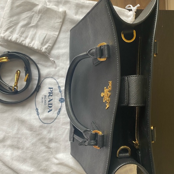 ❗️SOLD❗️Prada Saffiano Lux! New condition! - Picture 5 of 11